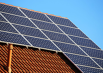 Suporte para painel solar no telhado