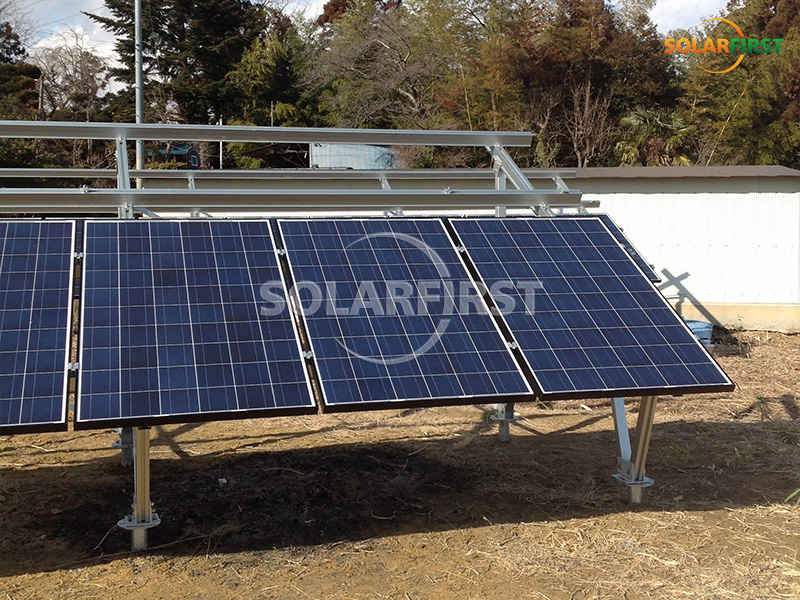 Usina de energia solar terrestre de 165 kWp no Japão