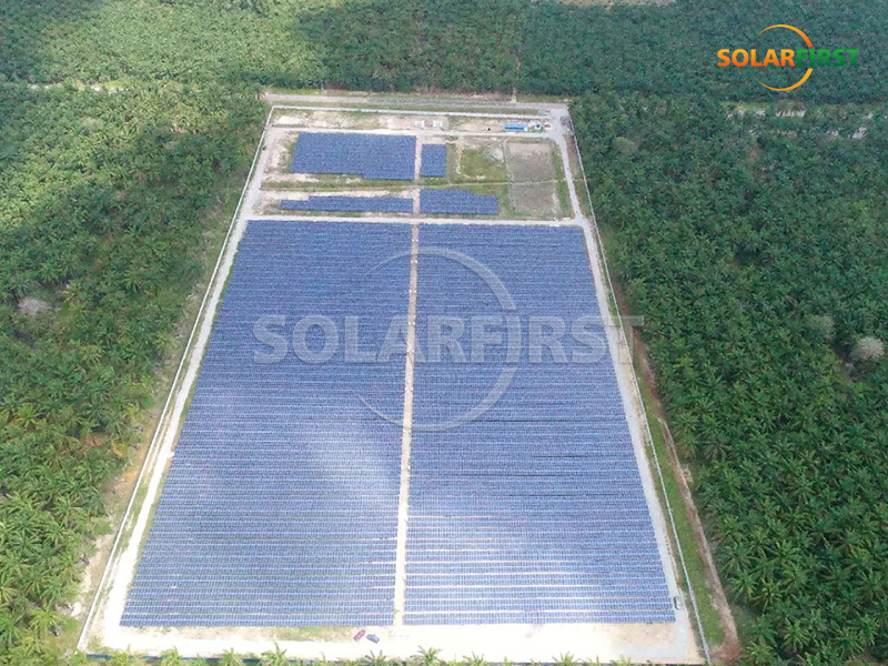 Usina de energia solar fotovoltaica terrestre de 6,8 MWp na Malásia