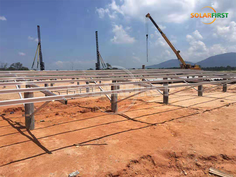 Usina de energia solar fotovoltaica terrestre de 13 MWp na Malásia