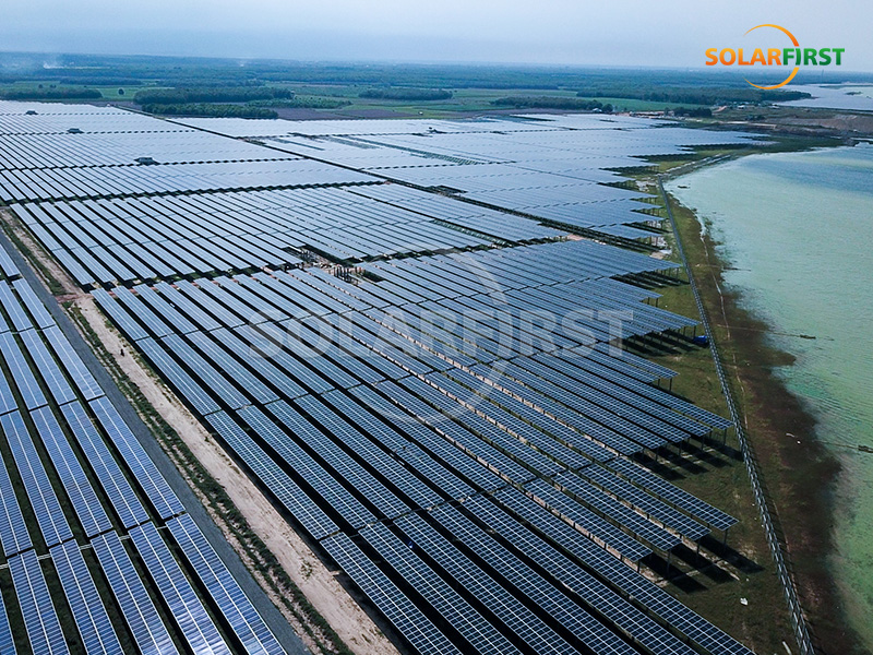 Usina de energia solar fotovoltaica terrestre de 108 MWp no Vietnã