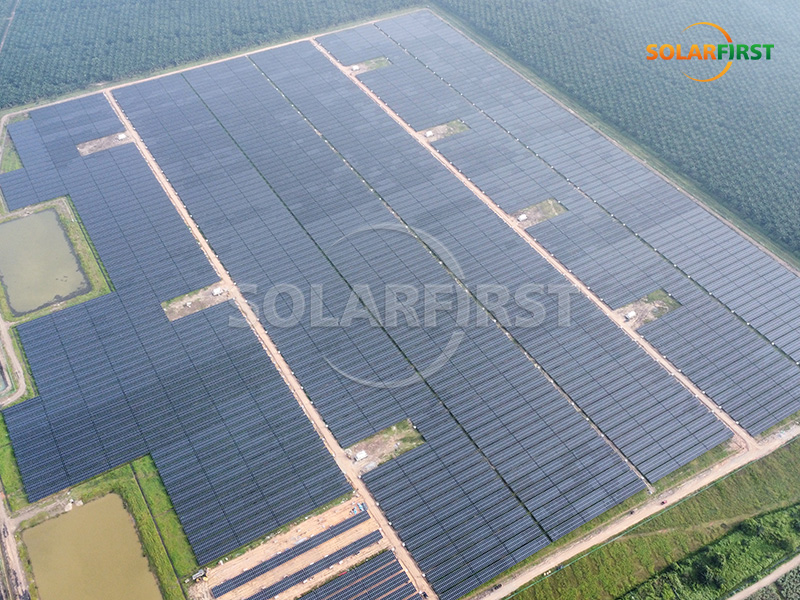 Usina de energia solar fotovoltaica terrestre de 75 MWp na Malásia