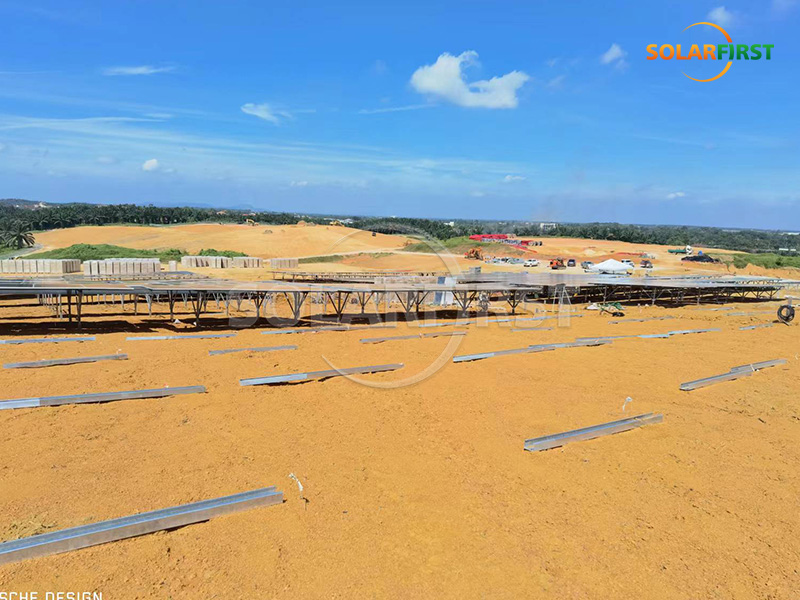 Usina de energia solar fotovoltaica terrestre de 79 MWp na Malásia