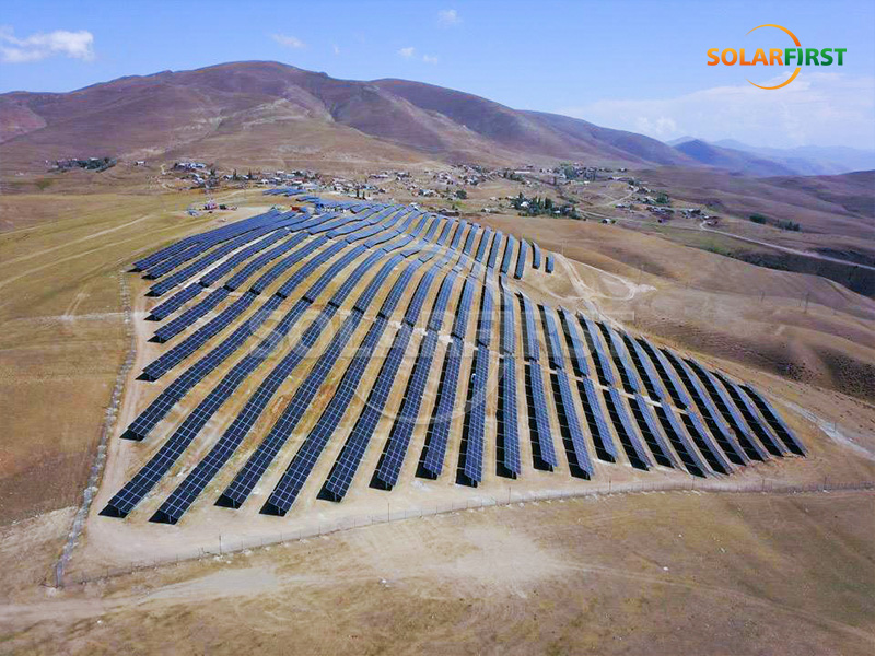Usina solar fotovoltaica terrestre de 6,6 MWp na Armênia