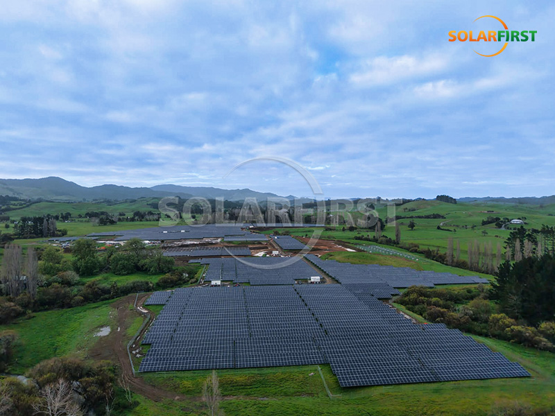 Usina solar fotovoltaica terrestre de 30,7 MWp na Armênia