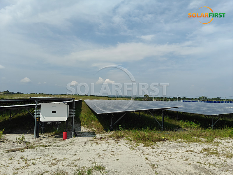 Usina de energia solar fotovoltaica terrestre de 32 MWp na Malásia