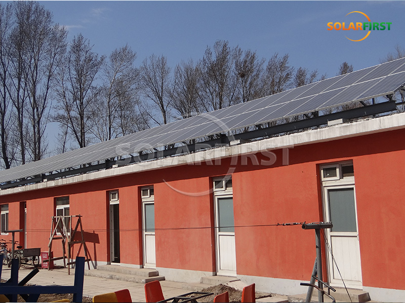 Usina de energia solar com telhado de concreto de 20 kWp na China