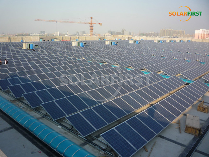 Usina de energia solar com telhado de concreto de 2,8 MWp na China