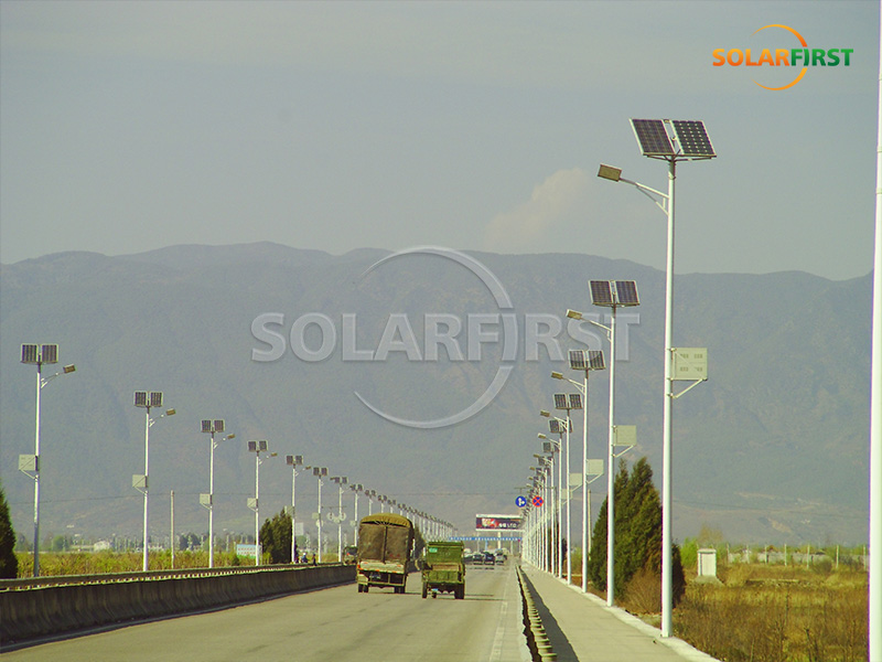 Solução de iluminação pública solar na China