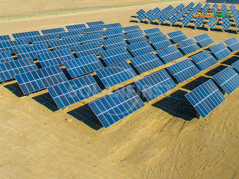 Solução de rastreamento de eixo único plano de 150 kWp em Hami