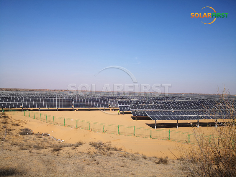 Solução de rastreamento plano de eixo único de 55 MWp na China