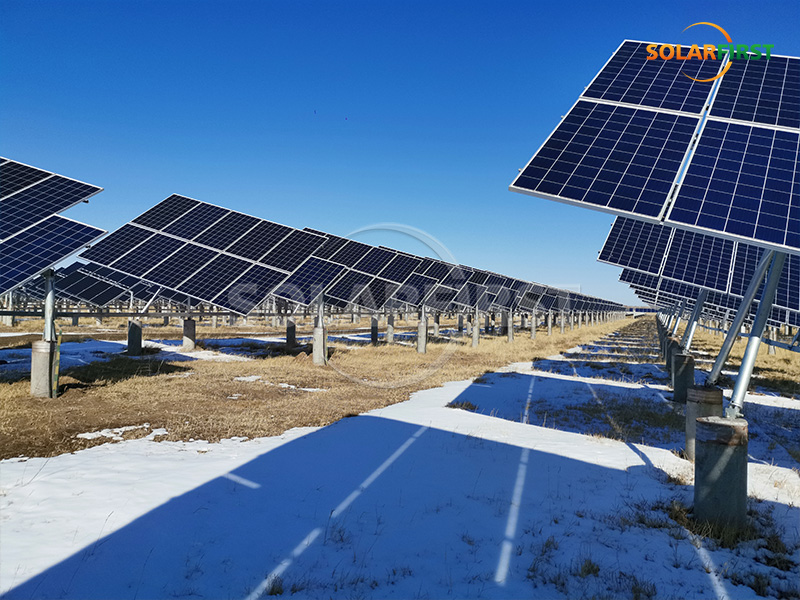 Solução de rastreamento de eixo único inclinado de 25 MWp na China