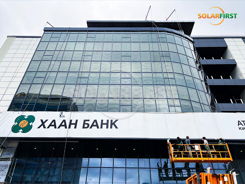 Solução de fachada cortina BIPV de 18,4 kWp em Menggu