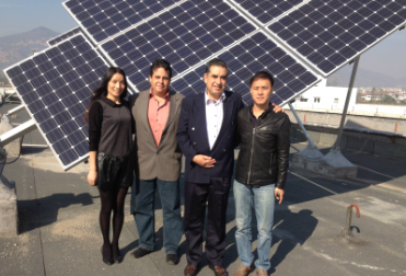nosso agente do México vem à China e visita nossos projetos de rastreador solar