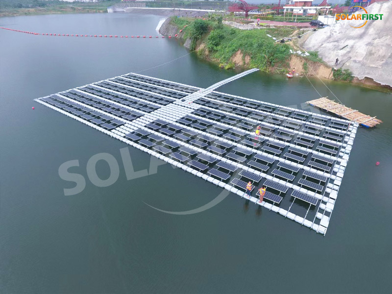 Projeto de usina fotovoltaica flutuante de 68KWp na Indonésia